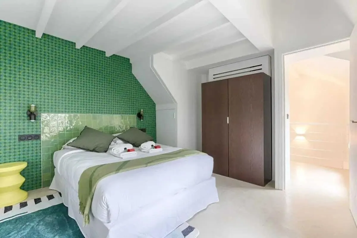 Les Halles - Luxurious & Colorful 4bd For 16 Guest