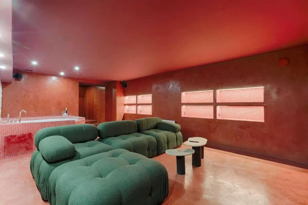 Les Halles - Luxurious & Colorful 4bd For 16 Guest Apartment Paris