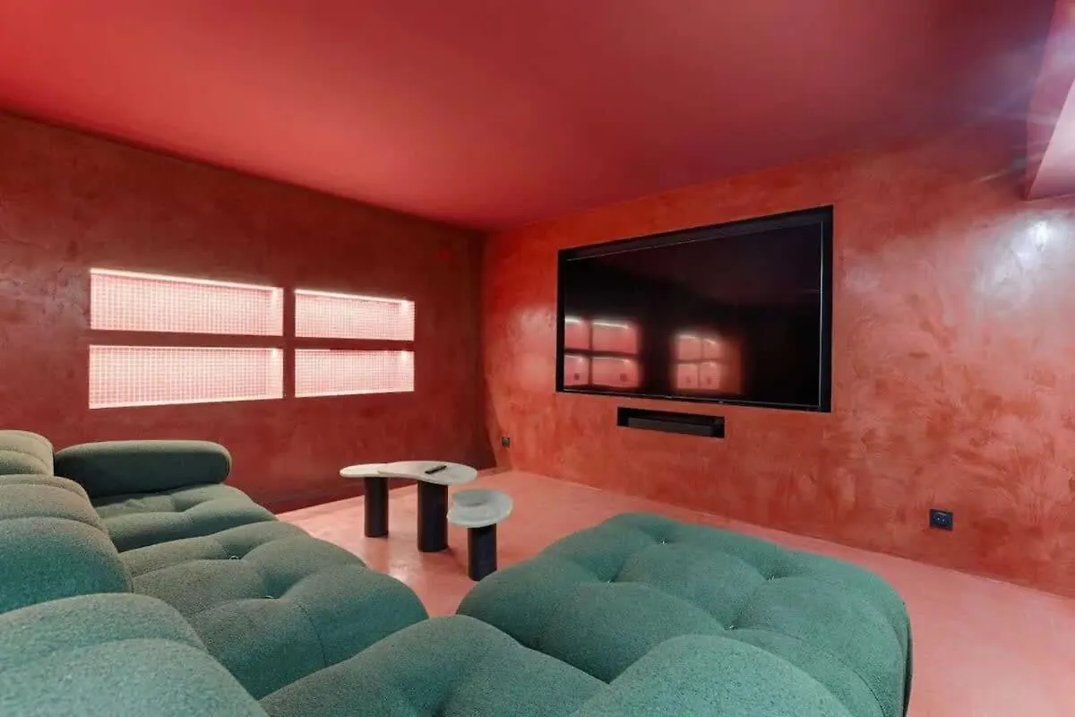 Les Halles - Luxurious & Colorful 4bd For 16 Guest Apartment