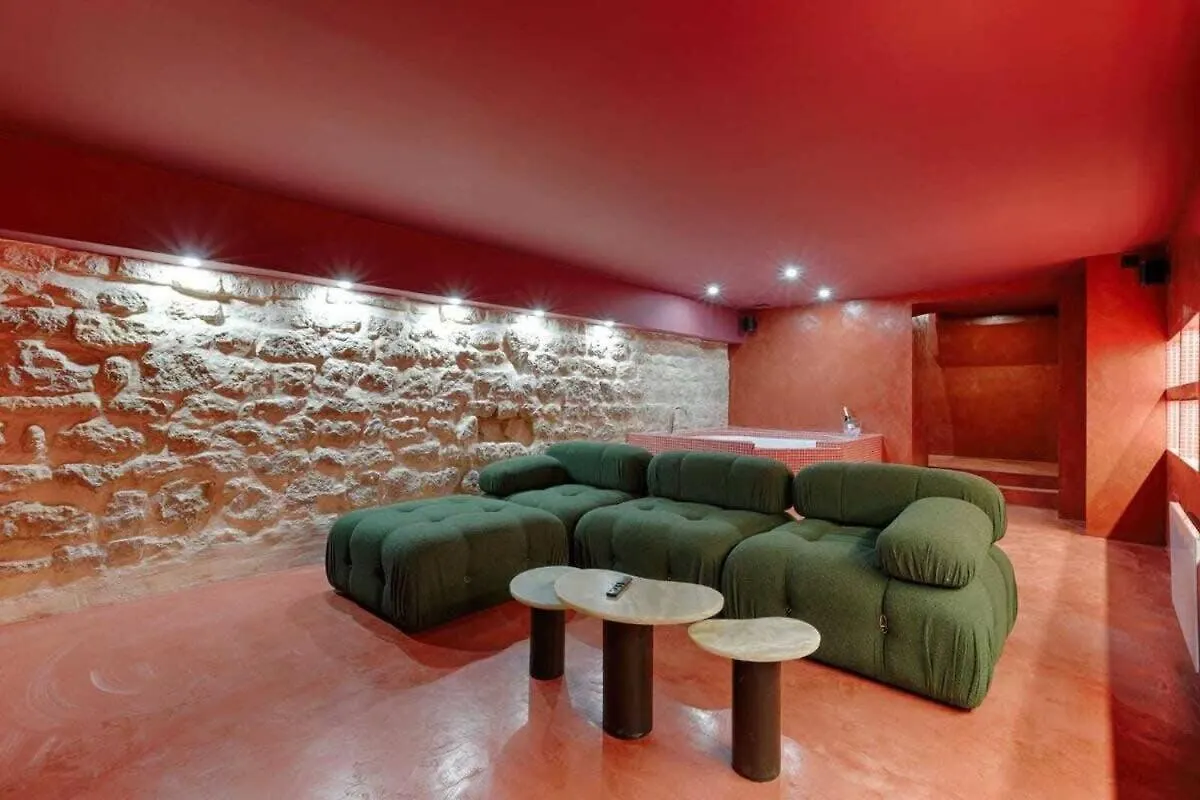 Les Halles - Luxurious & Colorful 4bd For 16 Guest