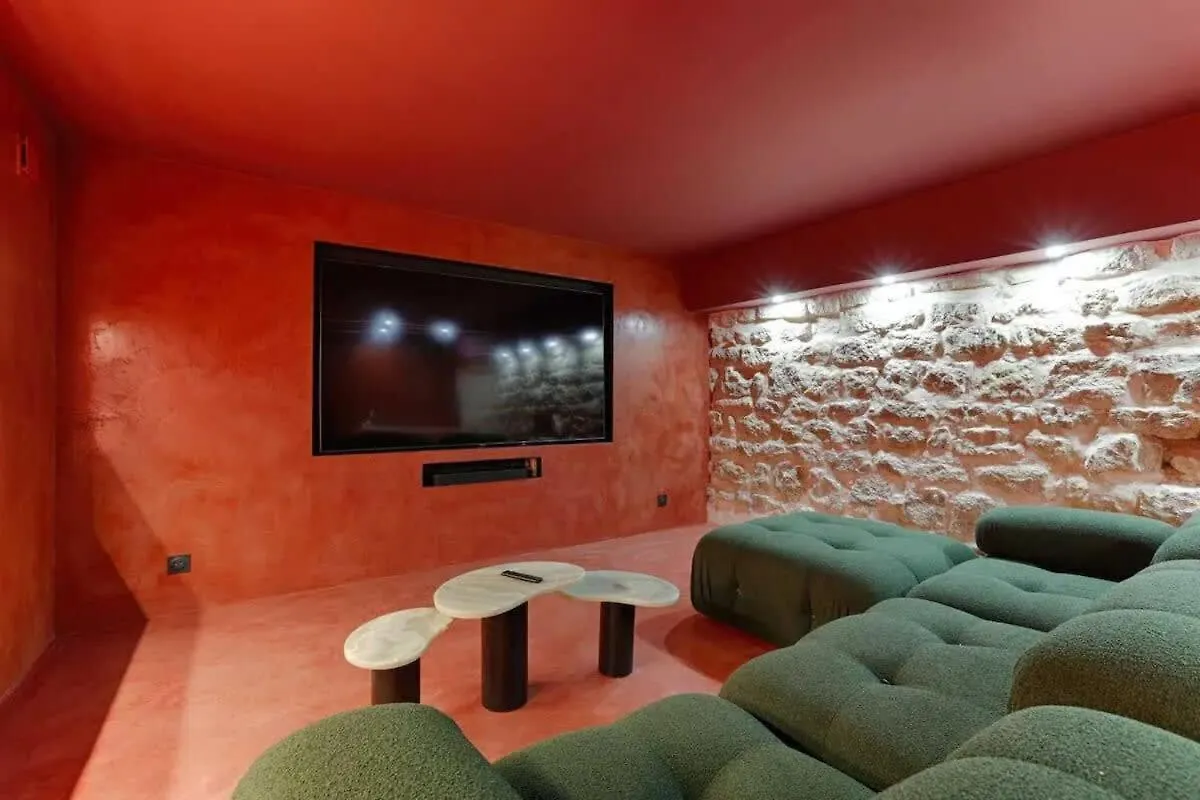 Les Halles - Luxurious & Colorful 4bd For 16 Guest Apartment Paris