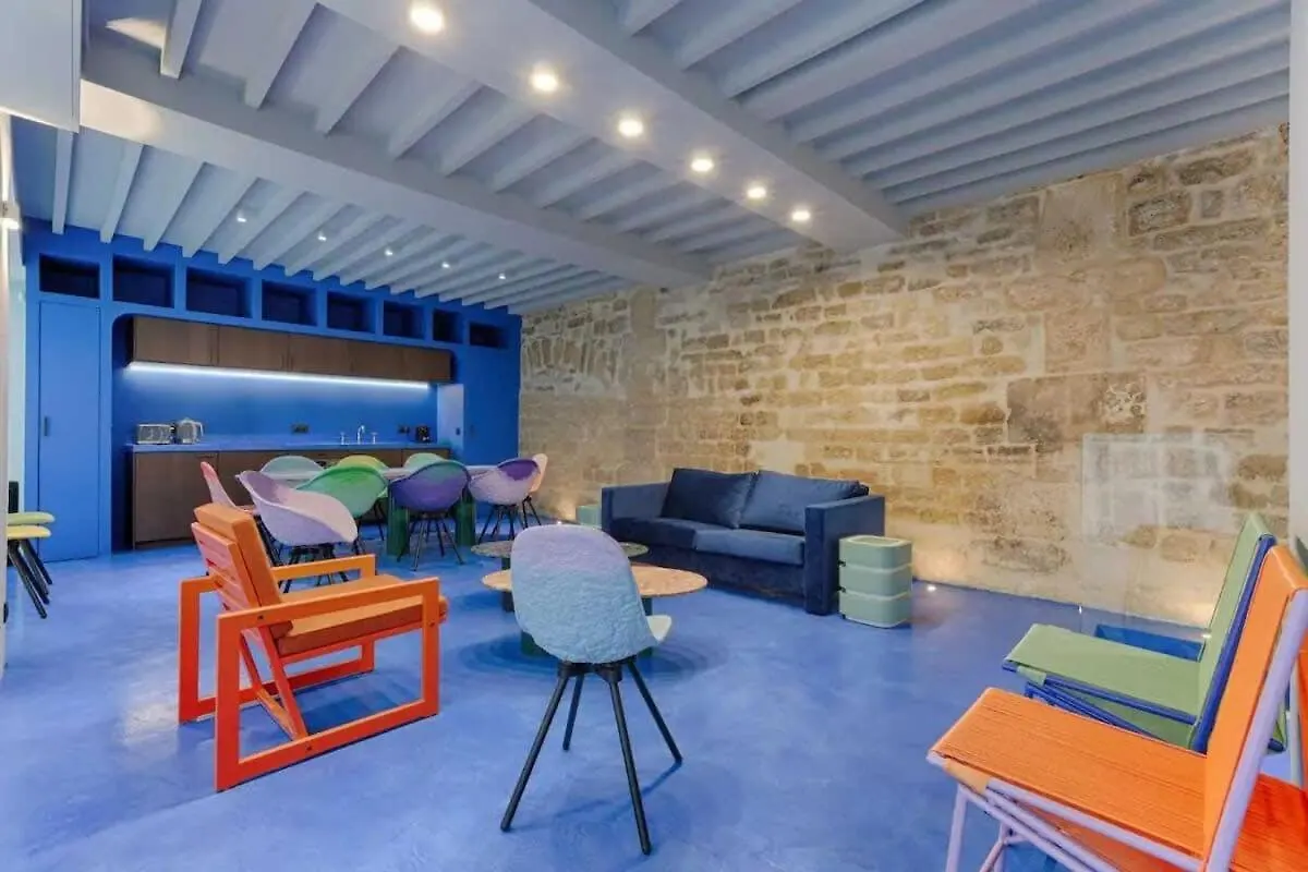 Les Halles - Luxurious & Colorful 4bd For 16 Guest Apartment