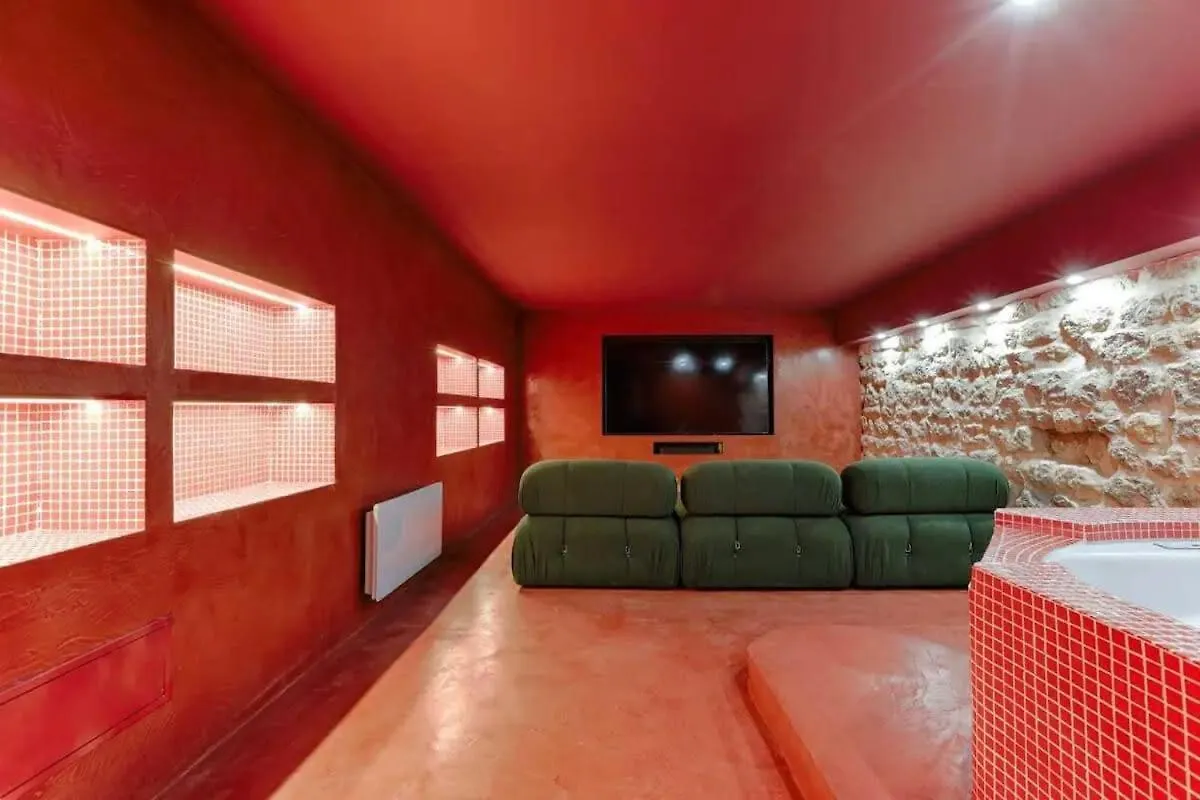 Les Halles - Luxurious & Colorful 4bd For 16 Guest Apartment *
